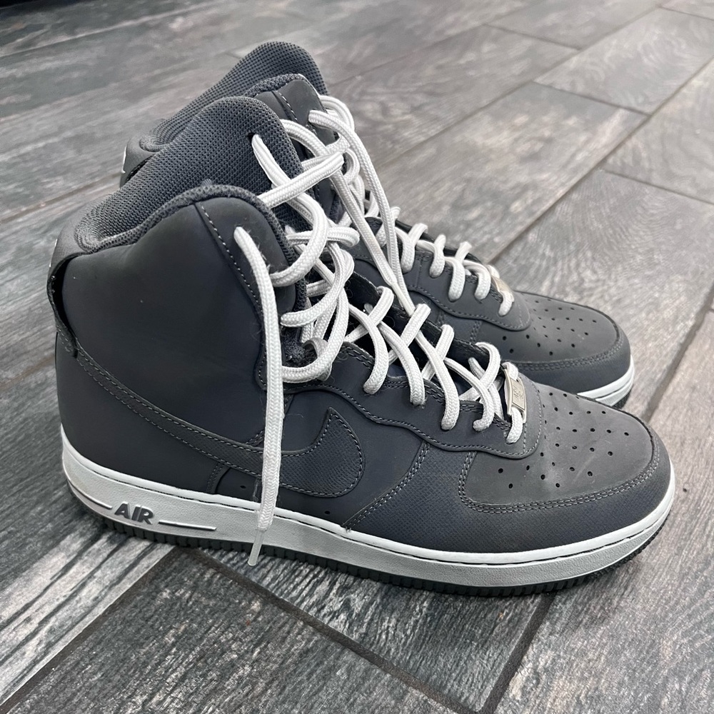 Nike Men’s Air Force 1- size 9.5- Hightop Gray Suede- Worn once